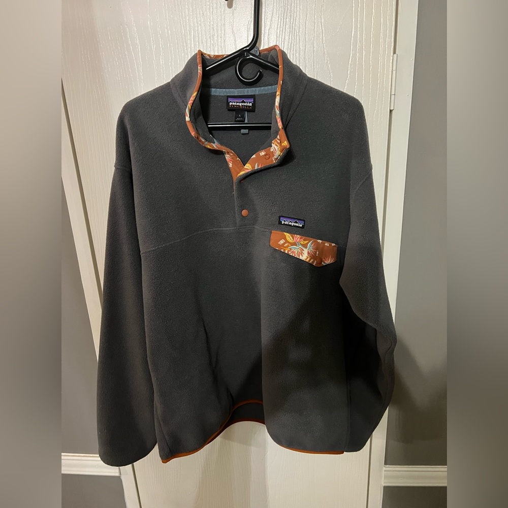 RARE mens grey synchilla Patagonia pullover